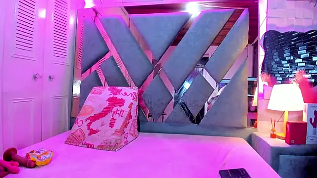 Scarlet Reyes online show from 04/04/26, 06:38