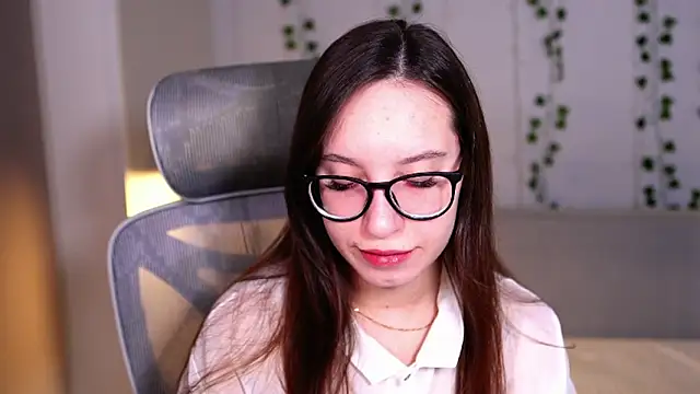 Snapshot of WhyEmmyCry chatting on 02/08/26, 05:22 WhyEmmyCry online show from 02/08/26, 05:22