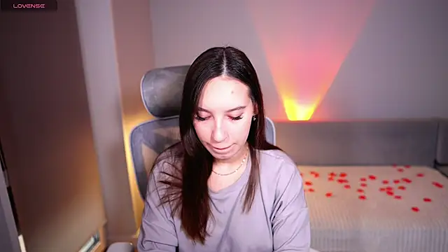 Snapshot of WhyEmmyCry chatting on 02/14/26, 05:26 WhyEmmyCry online show from 02/14/26, 05:26