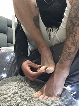 Snapshot of tian_doyt69 chatting on 12/23/25, 01:25 tian doyt69 online show from 12/23/25, 01:25