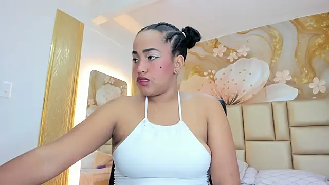 NahomiWalker  online show from 12/21/25, 07:54