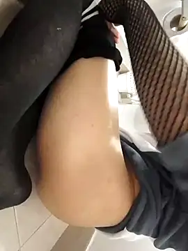 keylafemboy01 online show from 10/23/25, 08:51