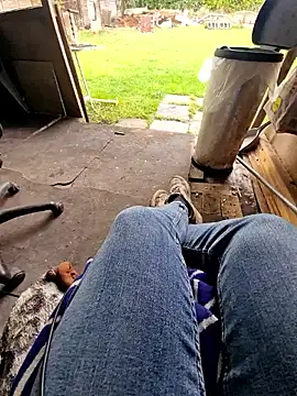 Snapshot of bbyxklaus chatting on 10/21/25, 12:28 bbyxklaus online show from 10/21/25, 12:28