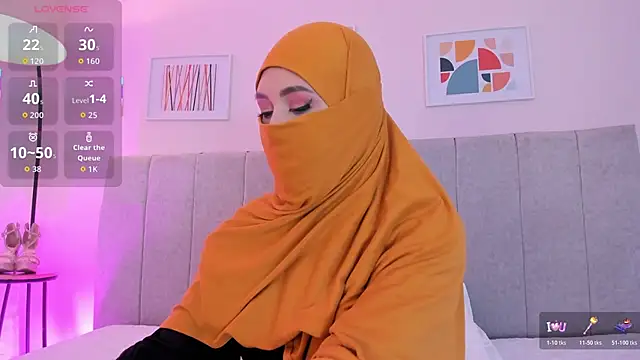 fatiima  online show from 11/19/25, 07:25