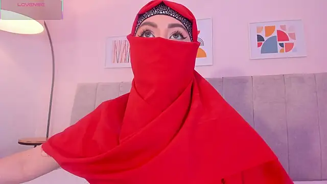 fatiima  online show from 04/16/26, 07:03