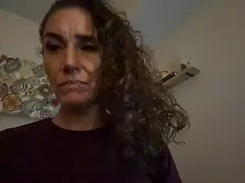 Snapshot of PetitemarieeThaReal chatting on 10/19/25, 08:15 PetitemarieeThaReal online show from 10/19/25, 08:15