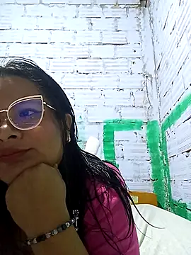Snapshot of celeste122595 chatting on 05/14/26, 02:40 celeste122595 online show from 05/14/26, 02:40