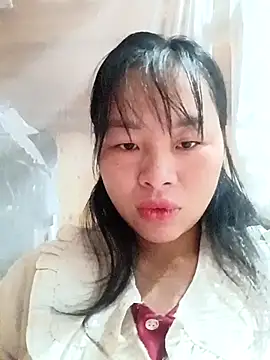 Snapshot of Ana-Li- chatting on 10/20/25, 02:01 Ana-Li- online show from 10/20/25, 02:01