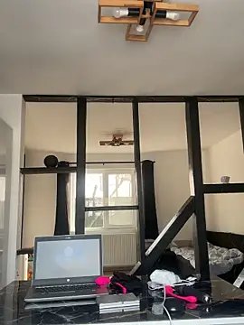 Snapshot of wwwdddccc1 chatting on 02/04/26, 12:44 wwwdddccc1 online show from 02/04/26, 12:44