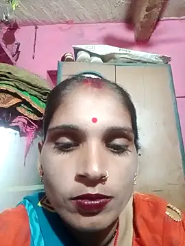 Snapshot of queen_sonam chatting on 10/21/25, 11:33 queen sonam online show from 10/21/25, 11:33