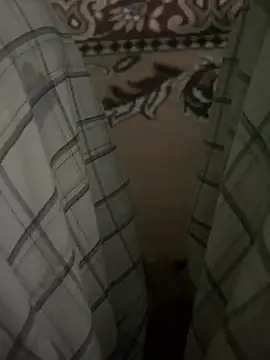 Snapshot of damiew1 chatting on 11/07/25, 01:44 damiew1 online show from 11/07/25, 01:44