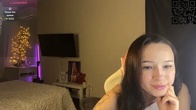 ella simons online show from 12/05/25, 01:25