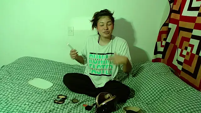 Snapshot of Kiram_044 chatting on 12/01/25, 02:22 Kiram 044 online show from 12/01/25, 02:22