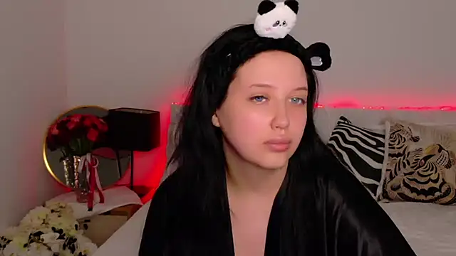 Felicia Herceg online show from 11/02/25, 05:48