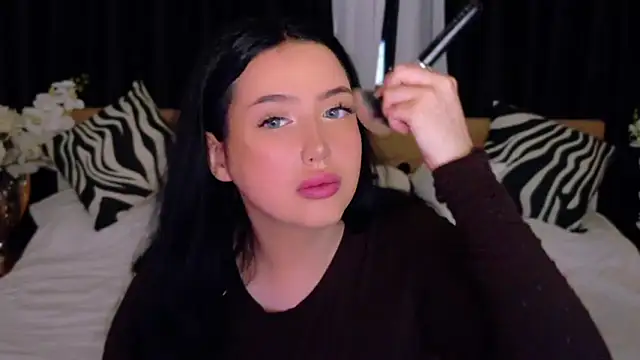 Felicia Herceg online show from 11/23/25, 06:19