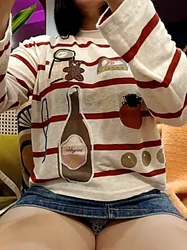 Mina-02 online show from 12/03/25, 10:46