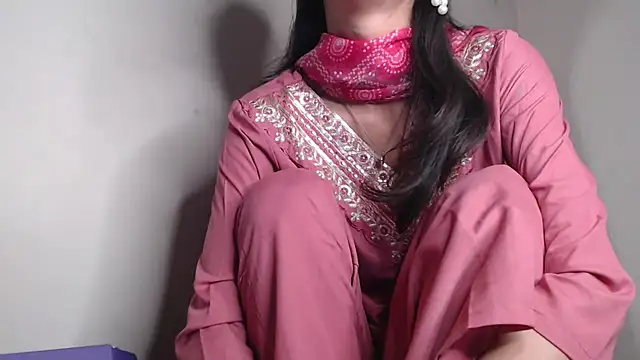 Hottie hania online show from 02/11/26, 06:13
