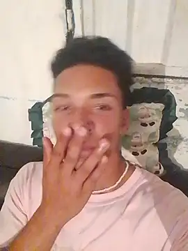 Snapshot of Rich_Boy_Daddy chatting on 10/21/25, 03:51 Rich Boy Daddy online show from 10/21/25, 03:51