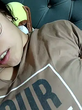 Thais jhadav online show from 10/23/25, 11:24