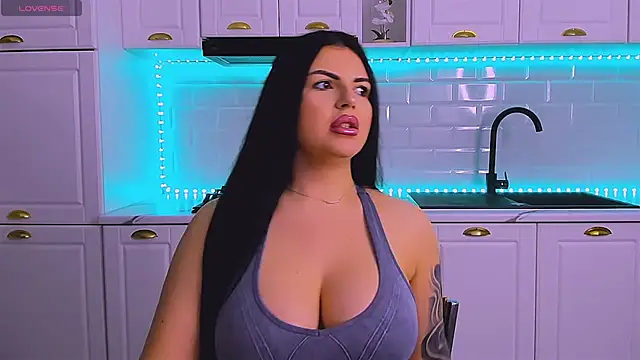 RheaLynn online show from 03/16/26, 09:30