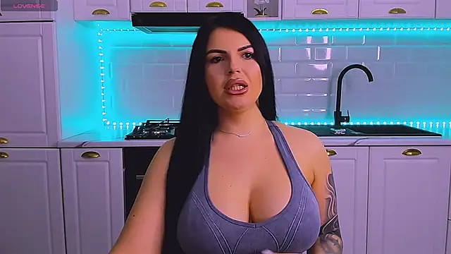 RheaLynn online show from 03/25/26, 09:32