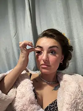 Snapshot of Spicy_Valentina chatting on 11/01/25, 08:55 Spicy Valentina online show from 11/01/25, 08:55