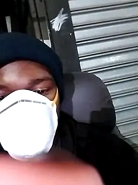 loVbRo1 online show from 11/18/25, 08:57