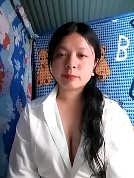 lisa-bae00 online show from 04/13/26, 02:44