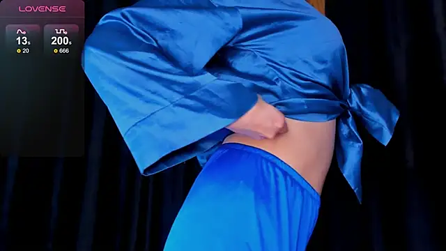 Snapshot of naomi_hayess chatting on 10/29/25, 03:20 naomi hayess online show from 10/29/25, 03:20