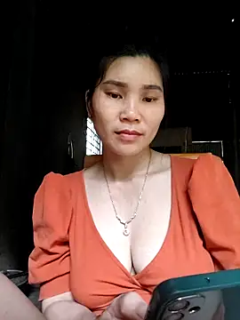 Snapshot of Bear_bear0 chatting on 04/21/26, 01:42 Bear bear0 online show from 04/21/26, 01:42