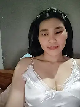 Snapshot of Bear_bear0 chatting on 05/16/26, 11:09 Bear bear0 online show from 05/16/26, 11:09