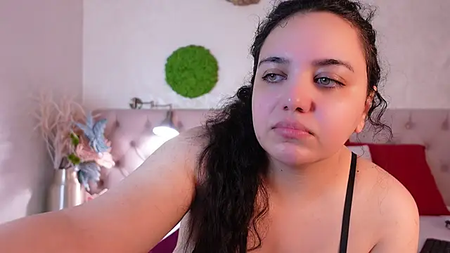 MoniqueJade online show from 11/08/25, 07:45