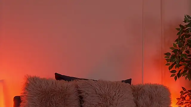 CrystalRedx online show from 12/04/25, 04:55