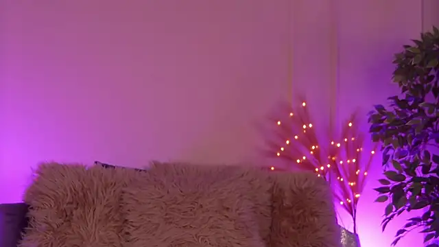 CrystalRedx online show from 12/18/25, 05:46