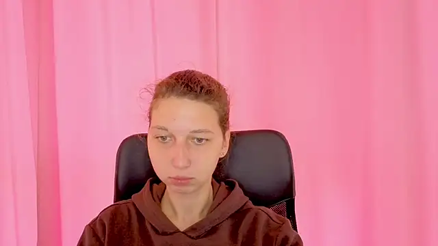 CuteEllii online show from 10/23/25, 09:19