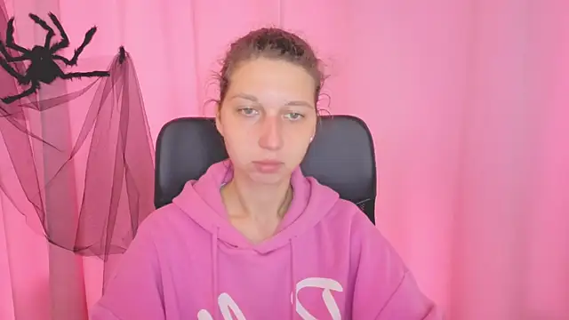 CuteEllii online show from 10/27/25, 11:14