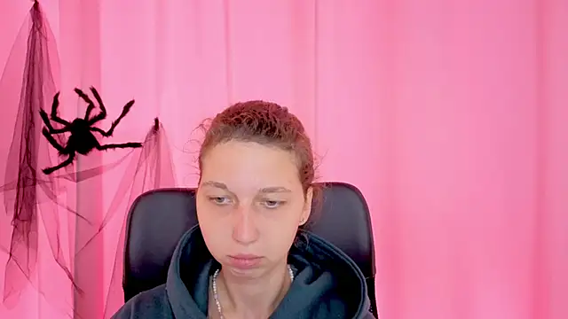 CuteEllii online show from 11/12/25, 10:48