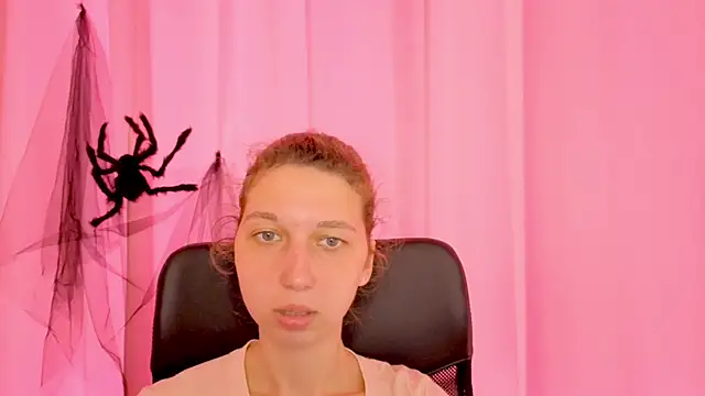 CuteEllii online show from 11/17/25, 11:05