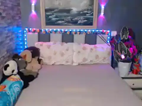 Snapshot of HotNathalie6900 chatting on 02/04/26, 12:33 HotNathalie6900 online show from 02/04/26, 12:33