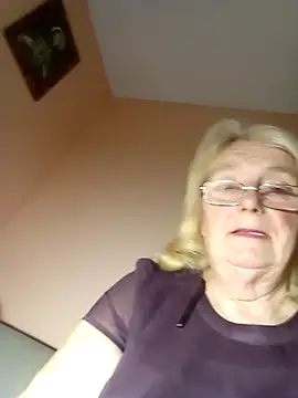 AmyLove353 online show from 10/27/25, 09:19