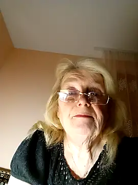 AmyLove353 online show from 11/15/25, 10:59