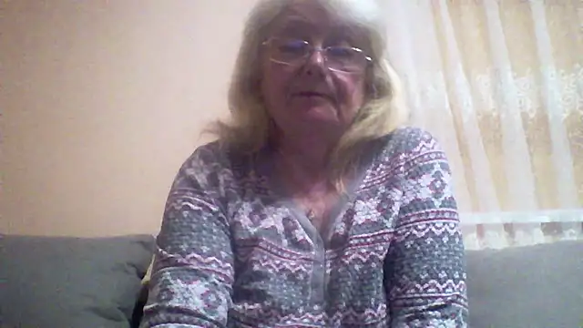 Snapshot of AmyLove353 chatting on 05/17/26, 09:00 AmyLove353 online show from 05/17/26, 09:00