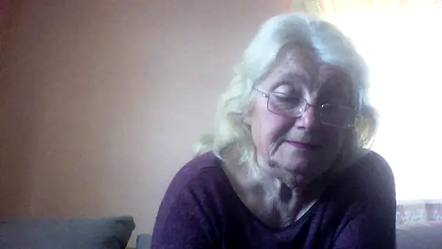 Snapshot of AmyLove353 chatting on 05/23/26, 03:45 AmyLove353 online show from 05/23/26, 03:45