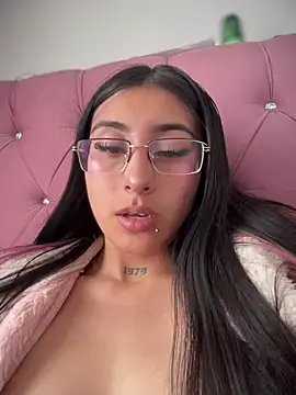 Violeet-Smith online show from 03/16/26, 06:45