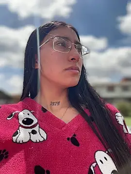 Violeet-Smith online show from 04/18/26, 03:16