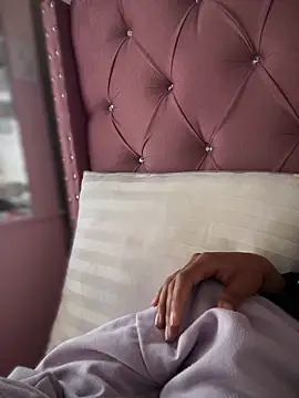 Violeet-Smith online show from 04/19/26, 06:10