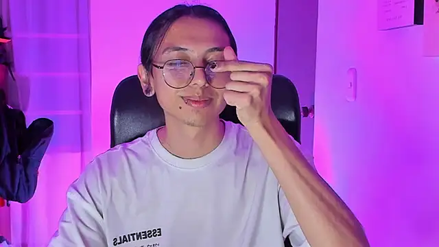 Snapshot of _Astrea_ chatting on 02/27/26, 12:54 Astrea online show from 02/27/26, 12:54