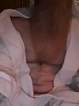 Snapshot of Macduckd chatting on 02/12/26, 02:45 Macduckd online show from 02/12/26, 02:45