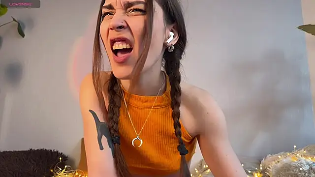 Lin Cherie online show from 11/16/25, 07:25