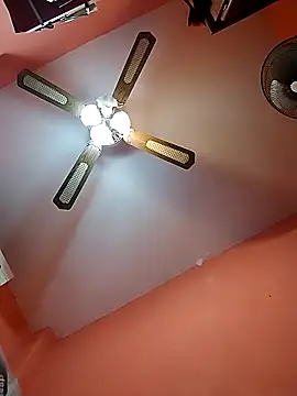 Danii2005 online show from 10/30/25, 01:56